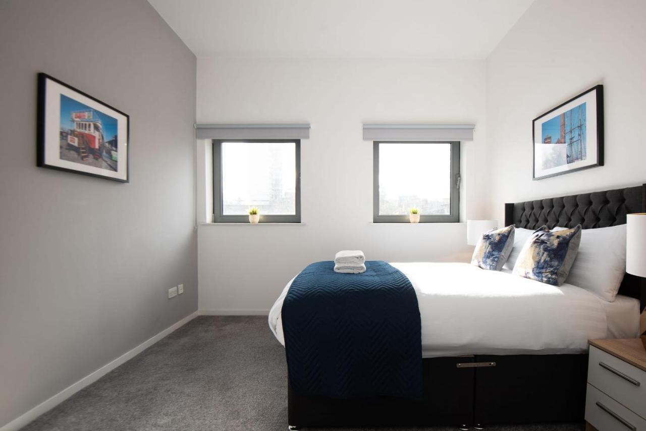 Beautiful 2 Bed Apartment - Super Central - Recently Renovated - Sleeps 8